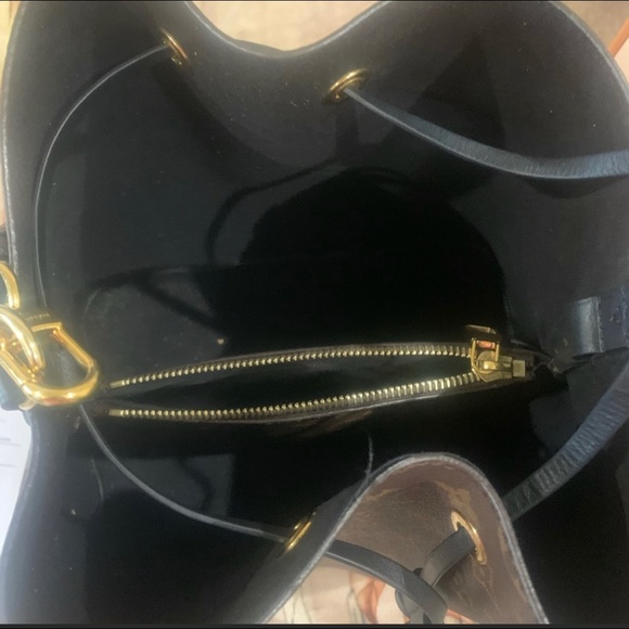 Comment - Picture 1 of 6